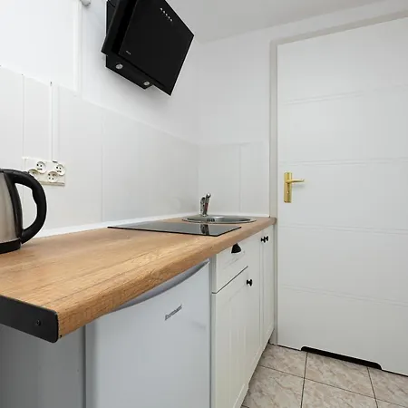 Homestay Cos Innego - 150 Metrow Do Plazy