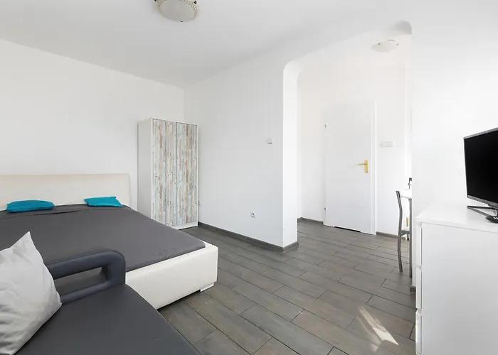 Cos Innego - 150 Metrow Do Plazy *